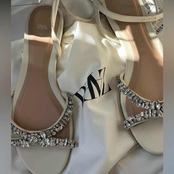 NWT ZARA VACATION SANDAL SIZE EUR39 8 and
EUR 36 /USA 6 - Picture 5 of 7